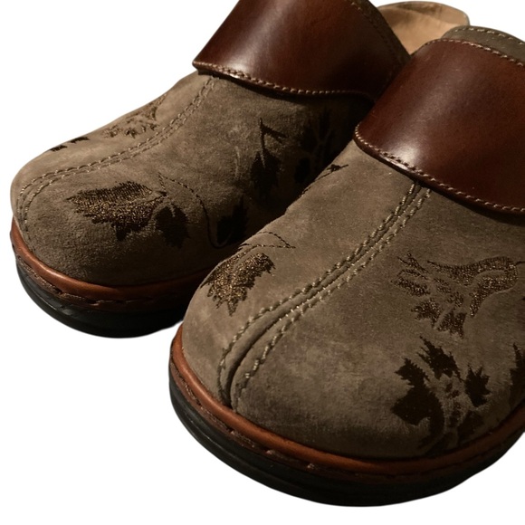 Klogs Footwear Austin Embroidered Leather Women's Clogs NEW - Picture 3 of 9